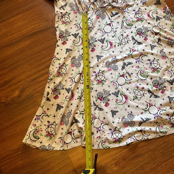 Adorable witchy fairy dress - Picture 2 of 5